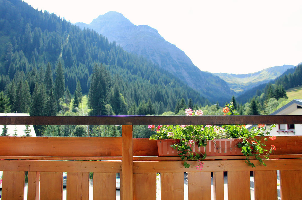 Alpenhotel Widderstein Миттелберг Экстерьер фото