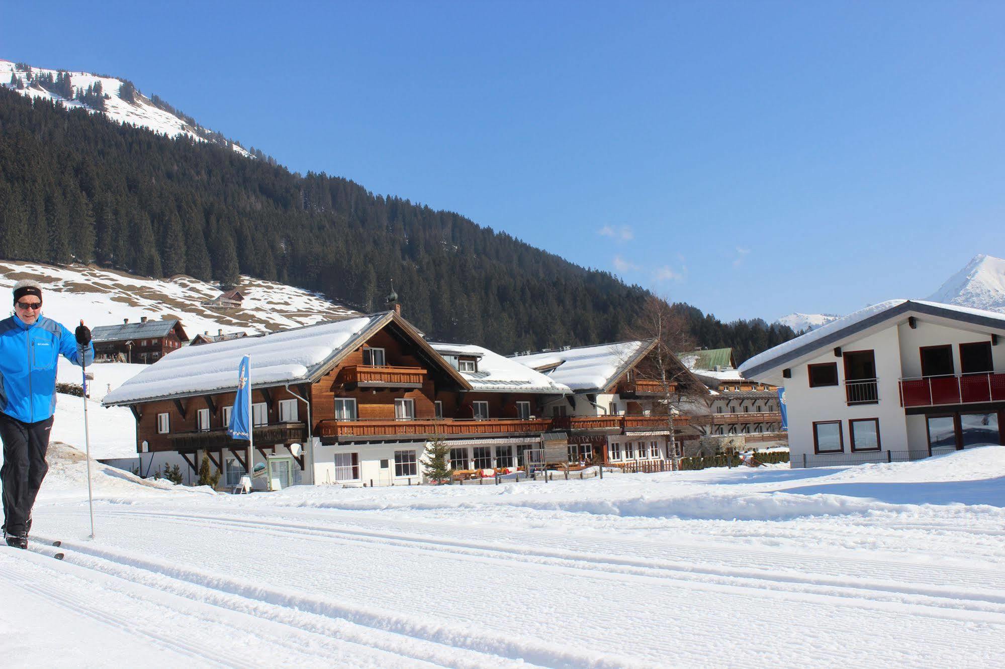 Alpenhotel Widderstein Миттелберг Экстерьер фото