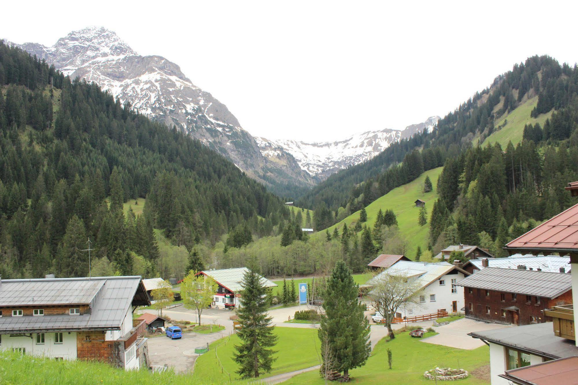 Alpenhotel Widderstein Миттелберг Экстерьер фото