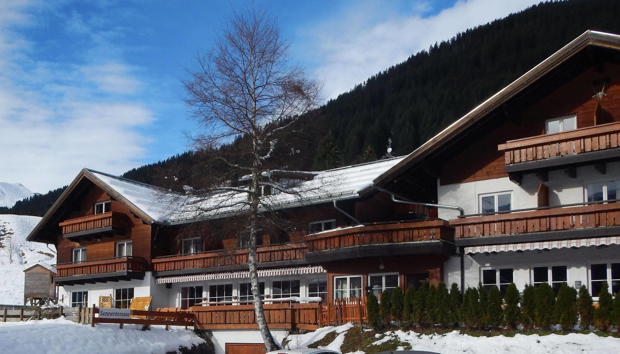 Alpenhotel Widderstein Миттелберг Экстерьер фото