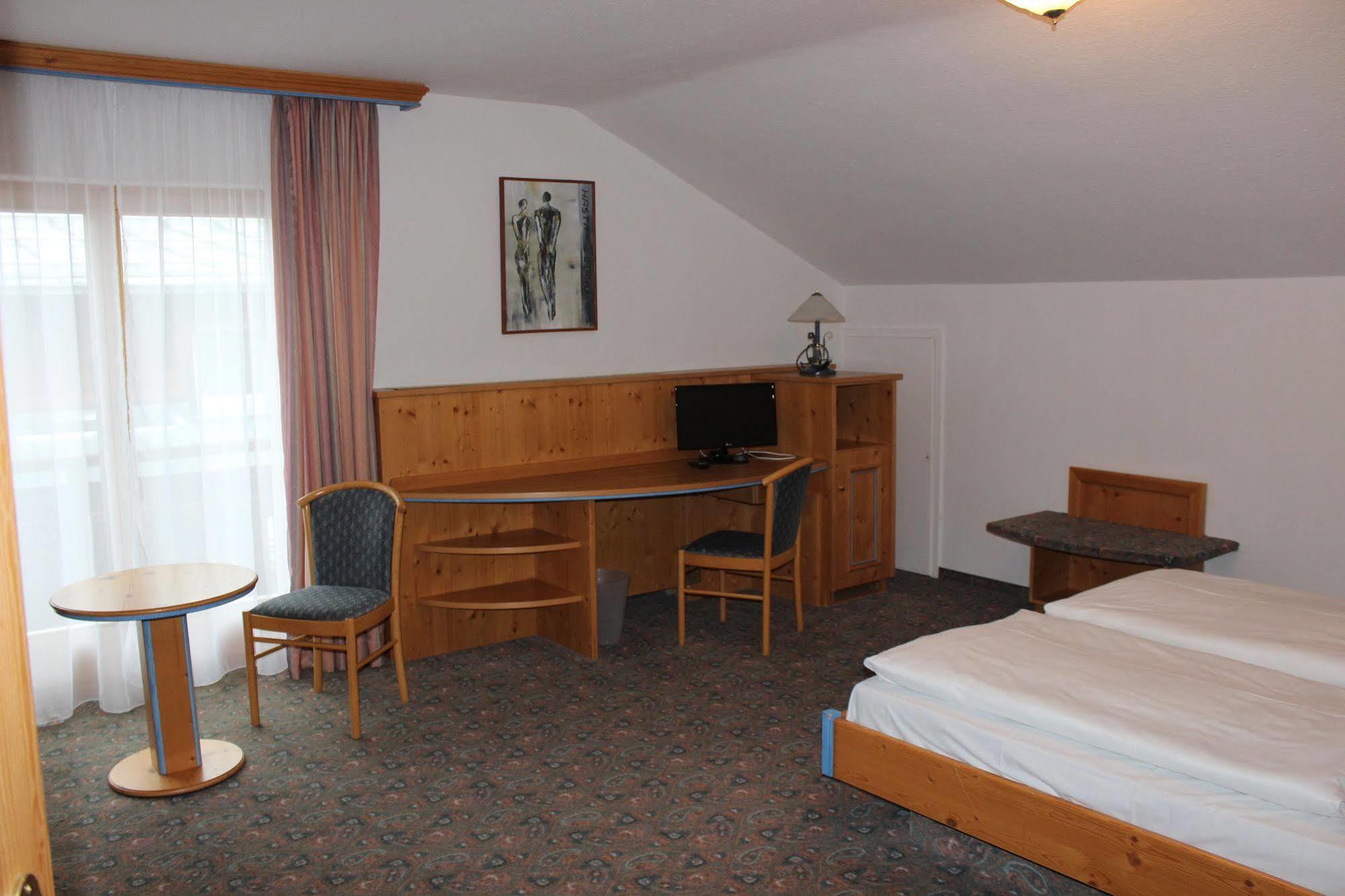 Alpenhotel Widderstein Миттелберг Экстерьер фото