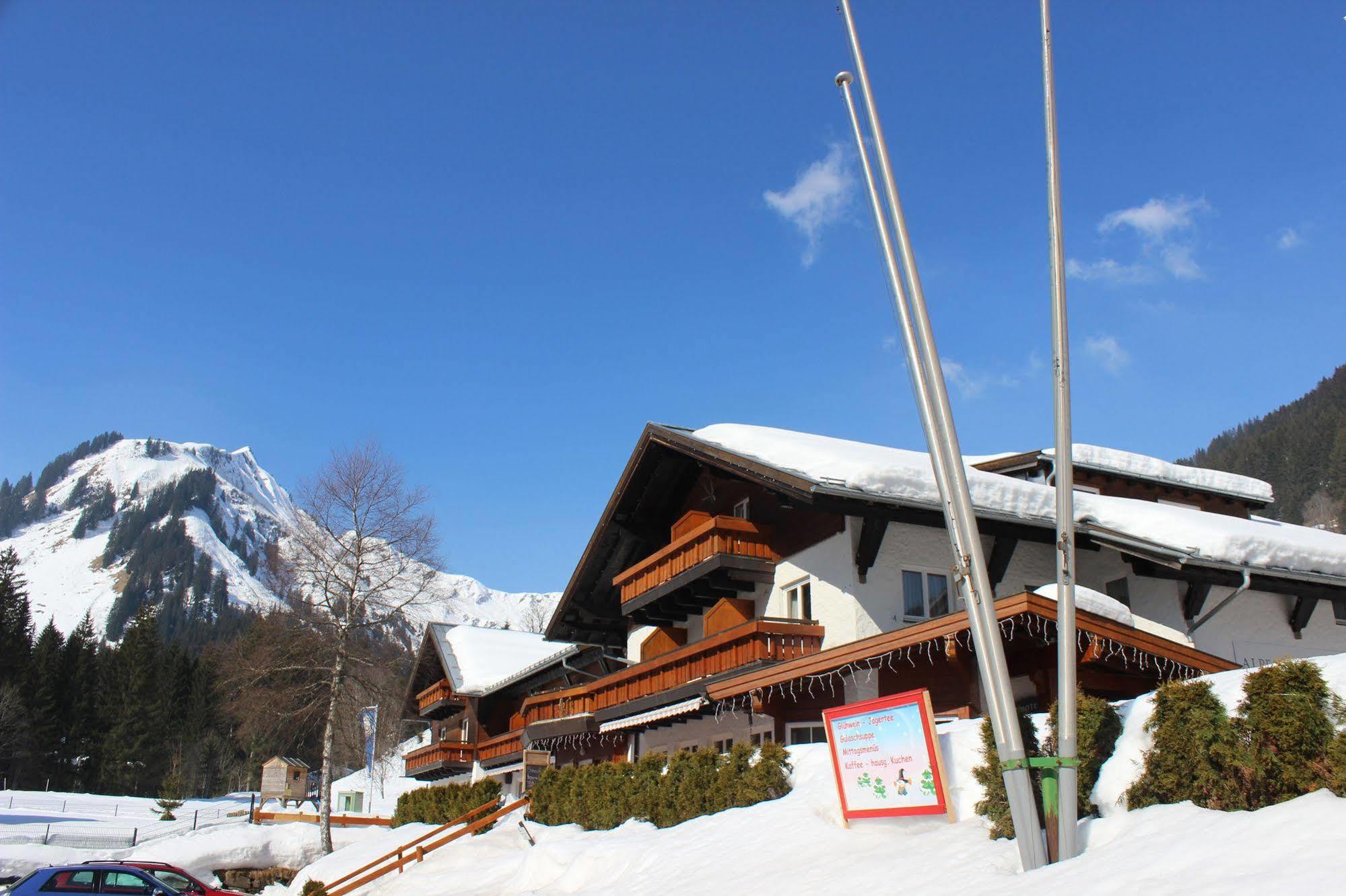 Alpenhotel Widderstein Миттелберг Экстерьер фото