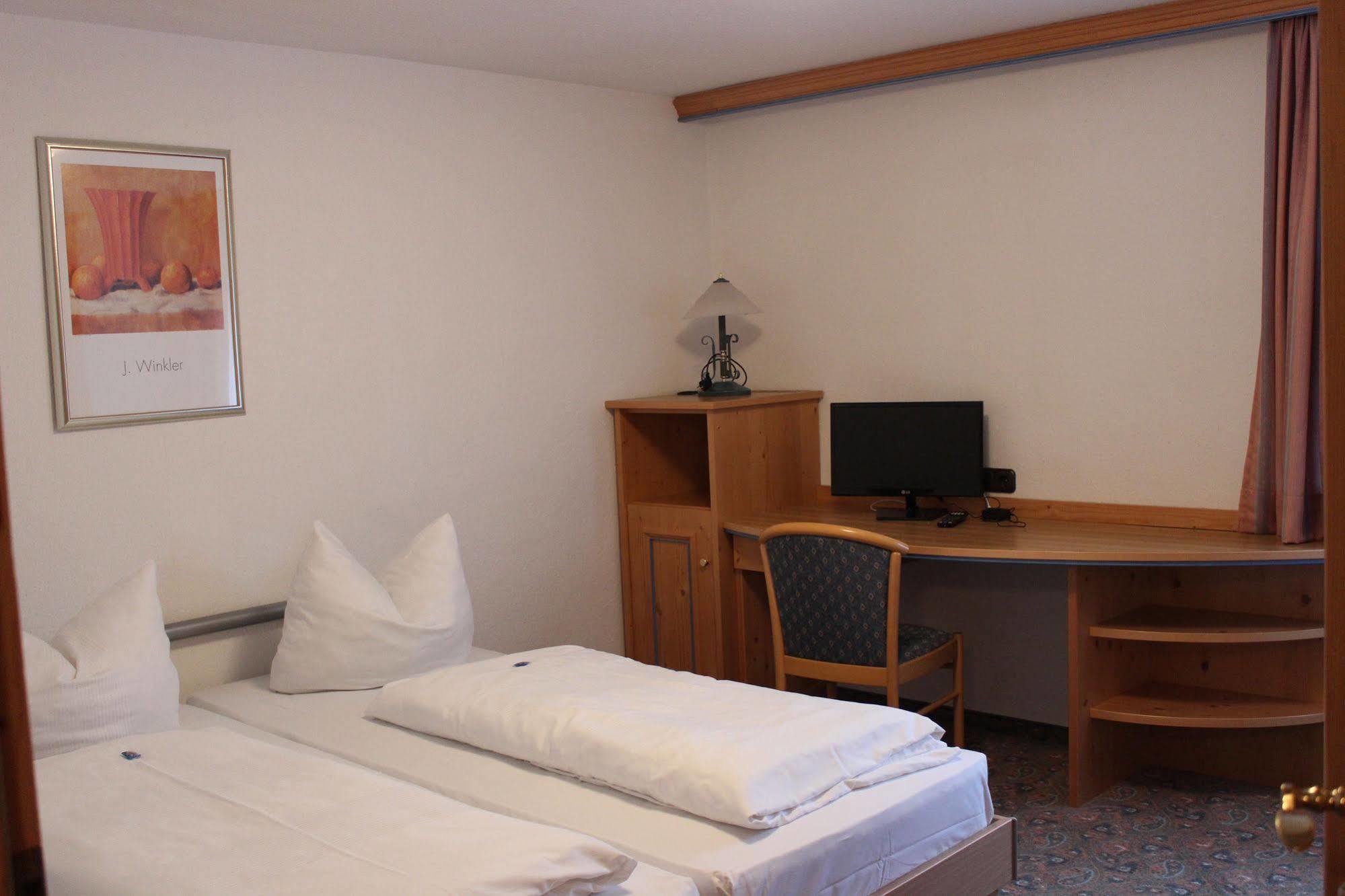 Alpenhotel Widderstein Миттелберг Экстерьер фото