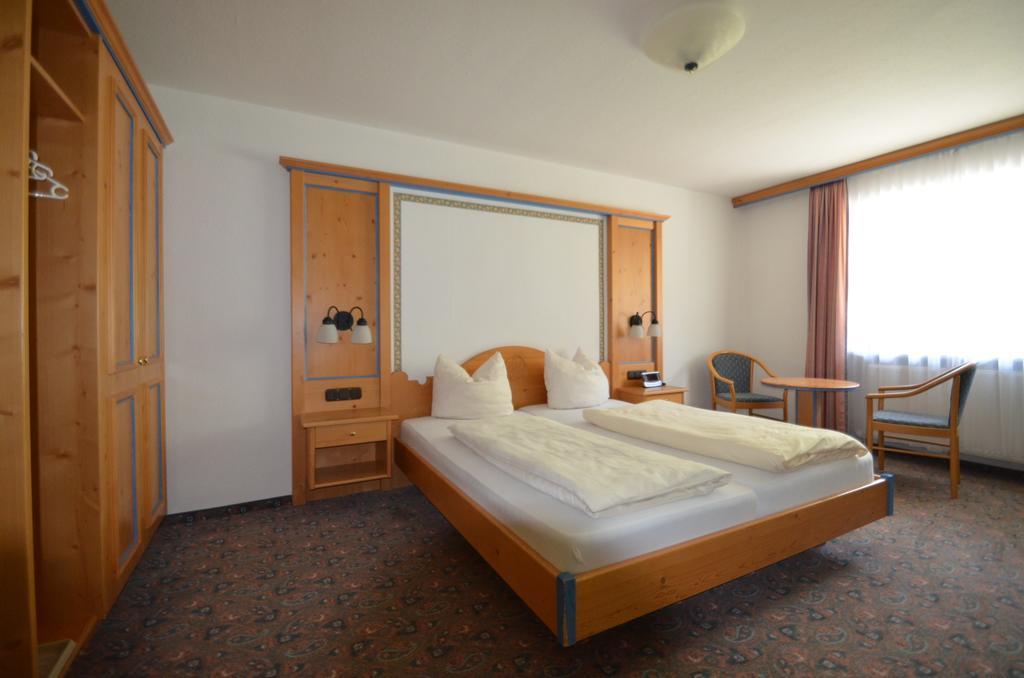 Alpenhotel Widderstein Миттелберг Номер фото